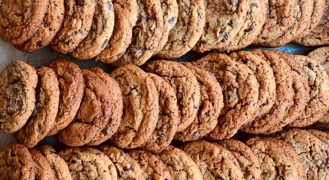 Hot Cakes delivers 1,000 cookies to Swedish Ballard My Ballard