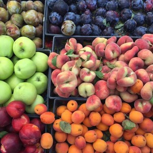 Fresh fruits/ Melissa