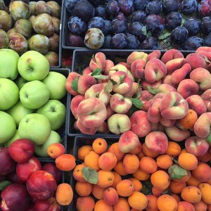 Fresh fruits/ Melissa