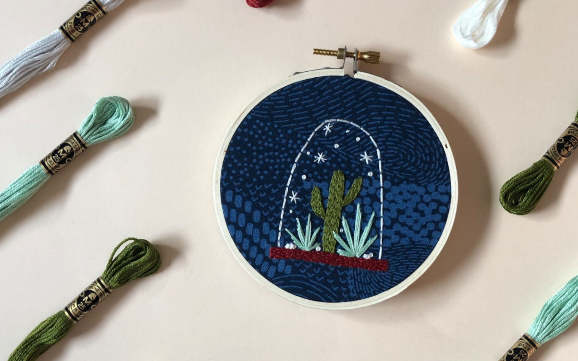 These 8 Embroidery Hoop Crafts Are Perfect For the Weekend 